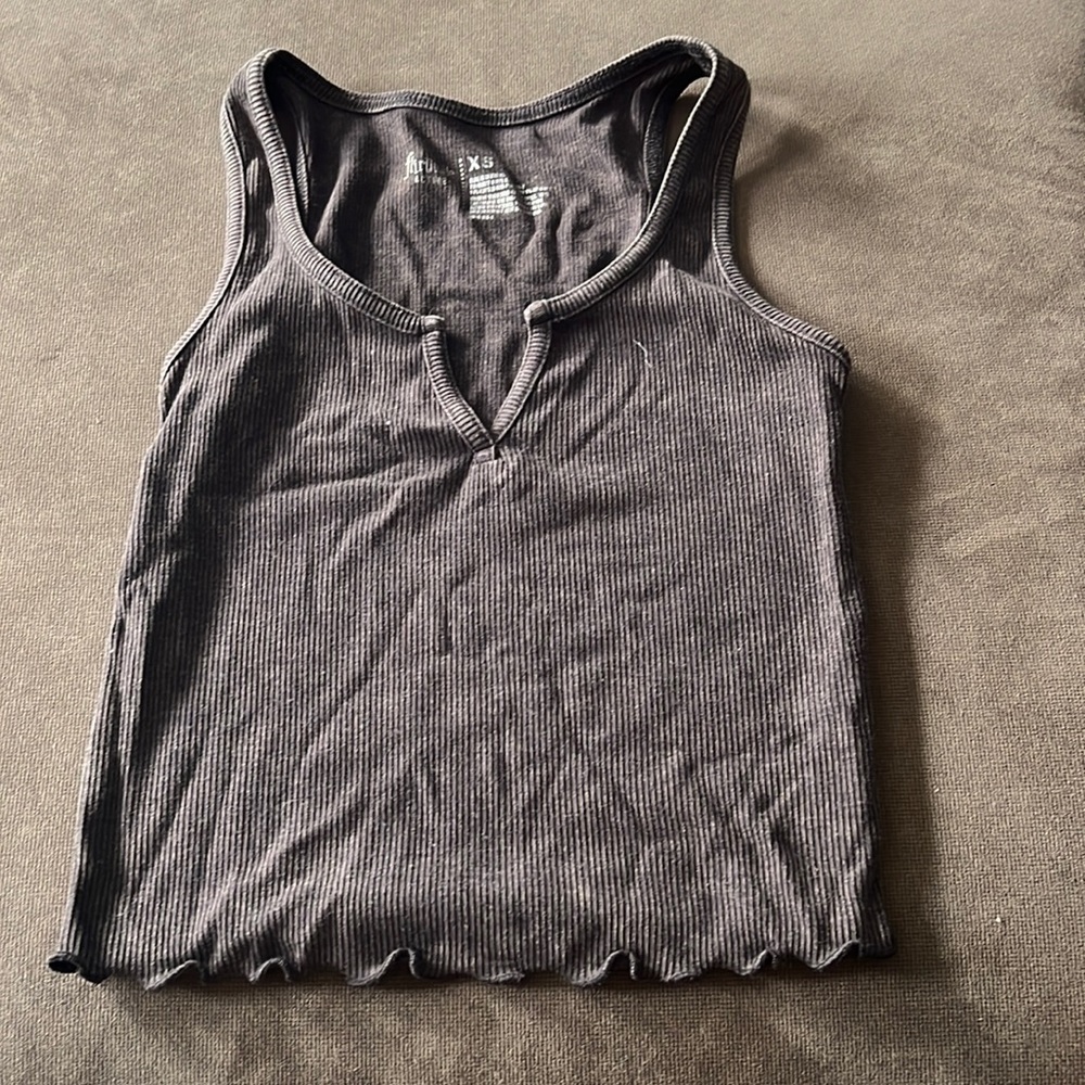 Grey cropped tank top